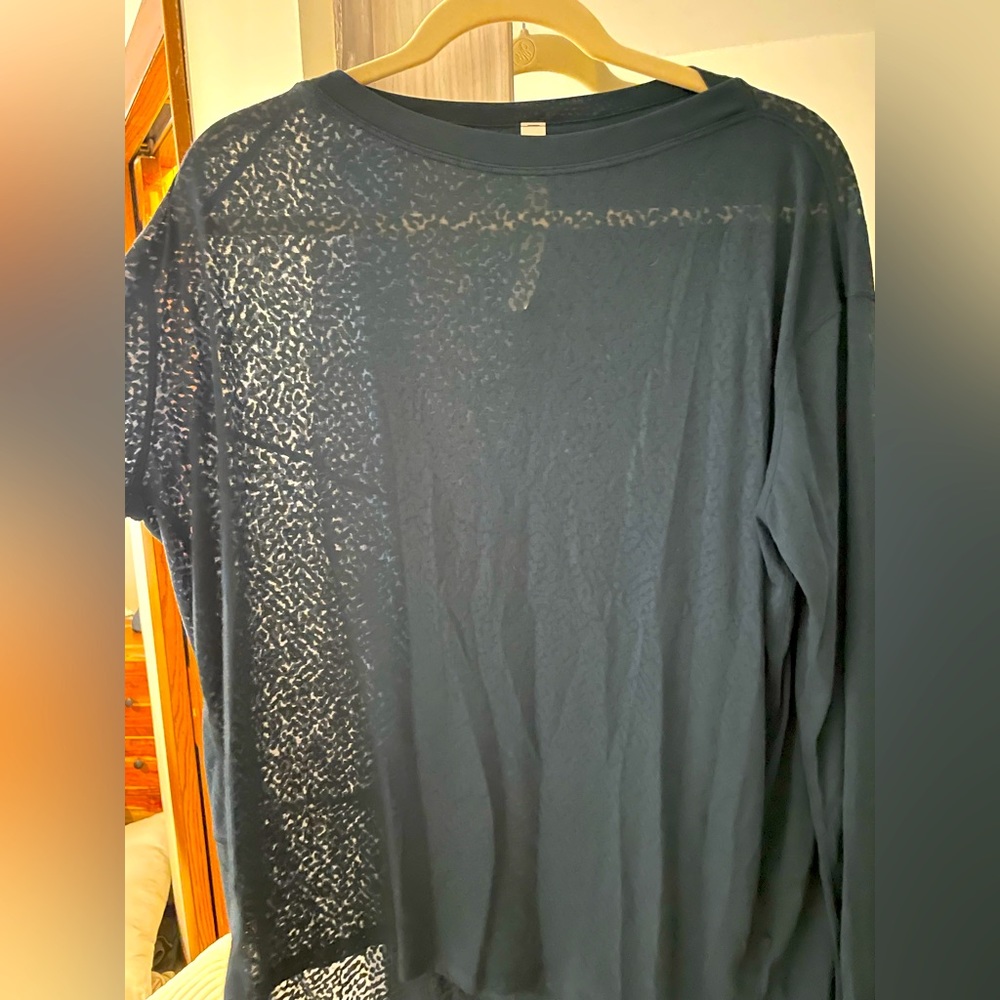 Lululemon Deep turquoise, patterned, see-through top